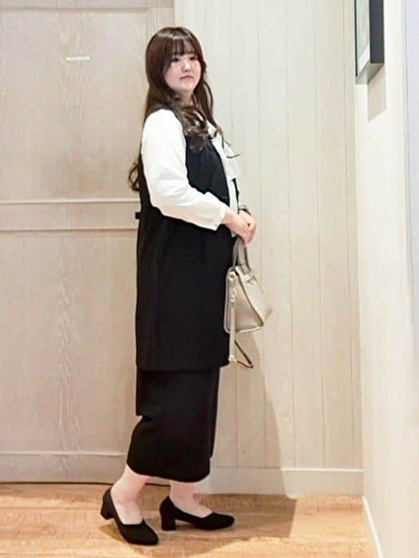mariさんの「SHOO･LA･RUE｜【通勤/デイリー/セットアップ可】マルチに使える カットジョーゼット ワイドパンツ」を使ったコーディネート