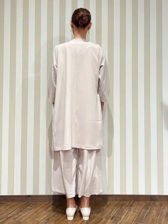 hassssyさんの「SHOO･LA･RUE｜【通勤/デイリー/セットアップ可】マルチに使える カットジョーゼット ワイドパンツ」を使ったコーディネート