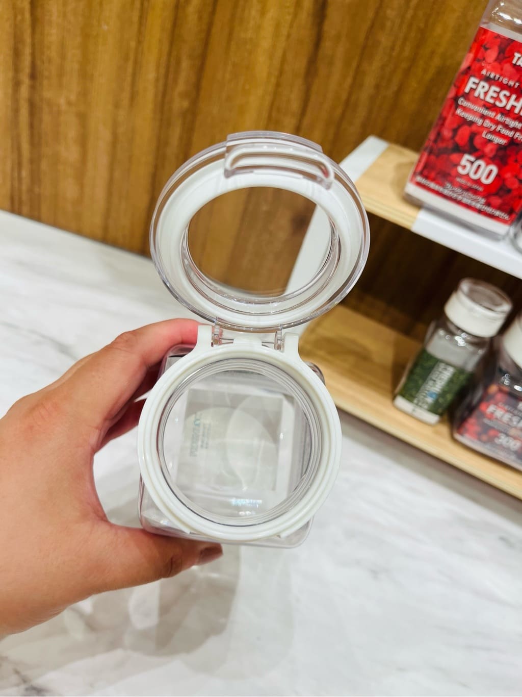 トミーさんの「212 KITCHEN STORE｜フレッシュロック 角型 300ml WH」を使ったコーディネート