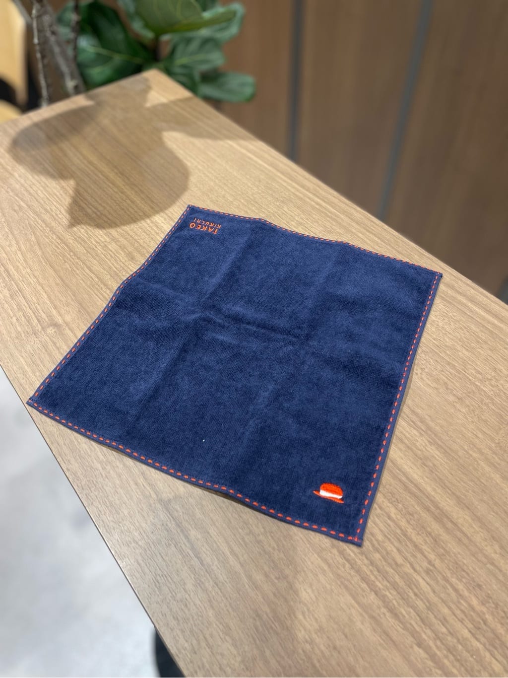 コウノ モトヤさんの「TAKEO KIKUCHI｜【Made in JAPAN】タオルハンカチ」を使ったコーディネート