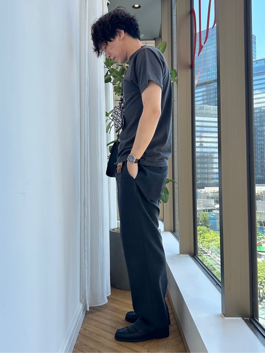 須田　慎二郎さんの「DRESSTERIOR｜【撥水加工/Safari5月号掲載】ローファー」を使ったコーディネート