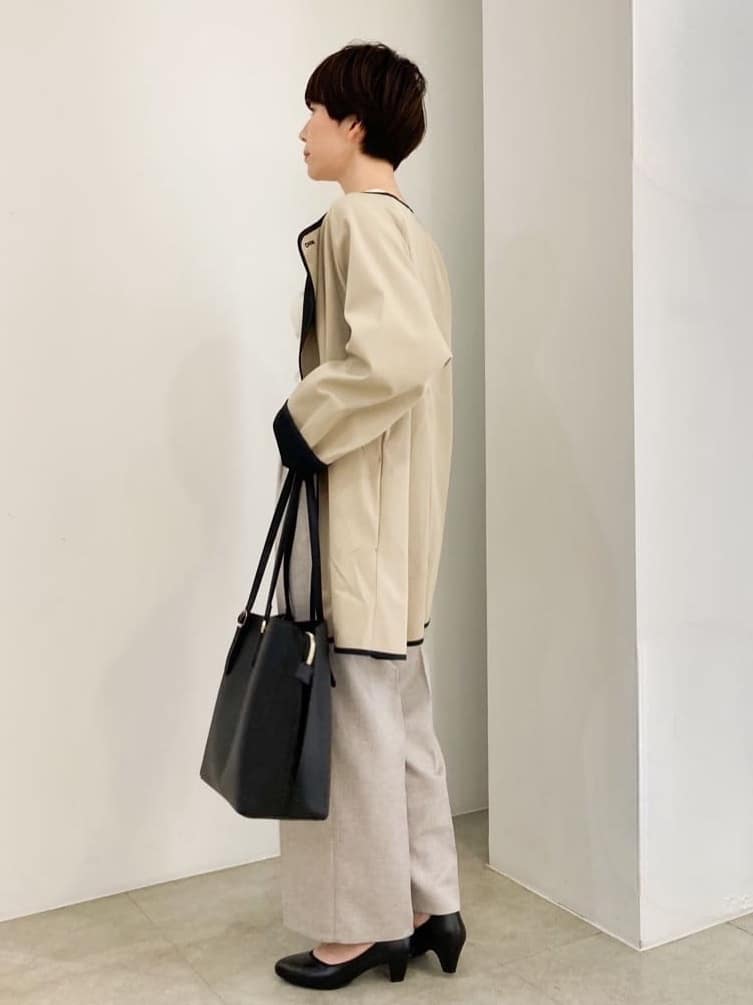 KUROさんの「grove｜【ふわっと心地よい足入れ】やわここち(R)Vカットパンプス」を使ったコーディネート