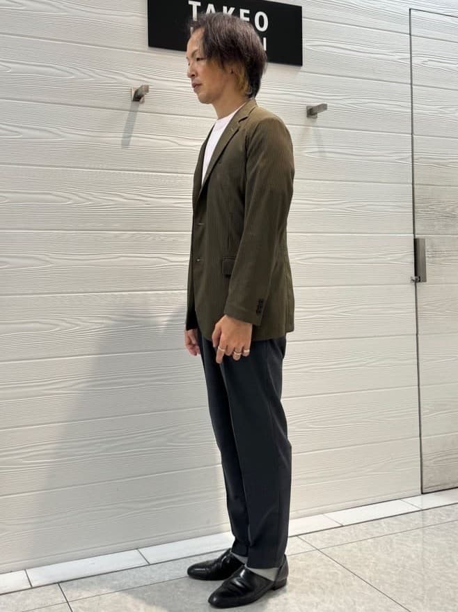 井出恭輔さんの「TAKEO KIKUCHI｜【刺繍ロゴT】スムース ワンポイント Tシャツ」を使ったコーディネート