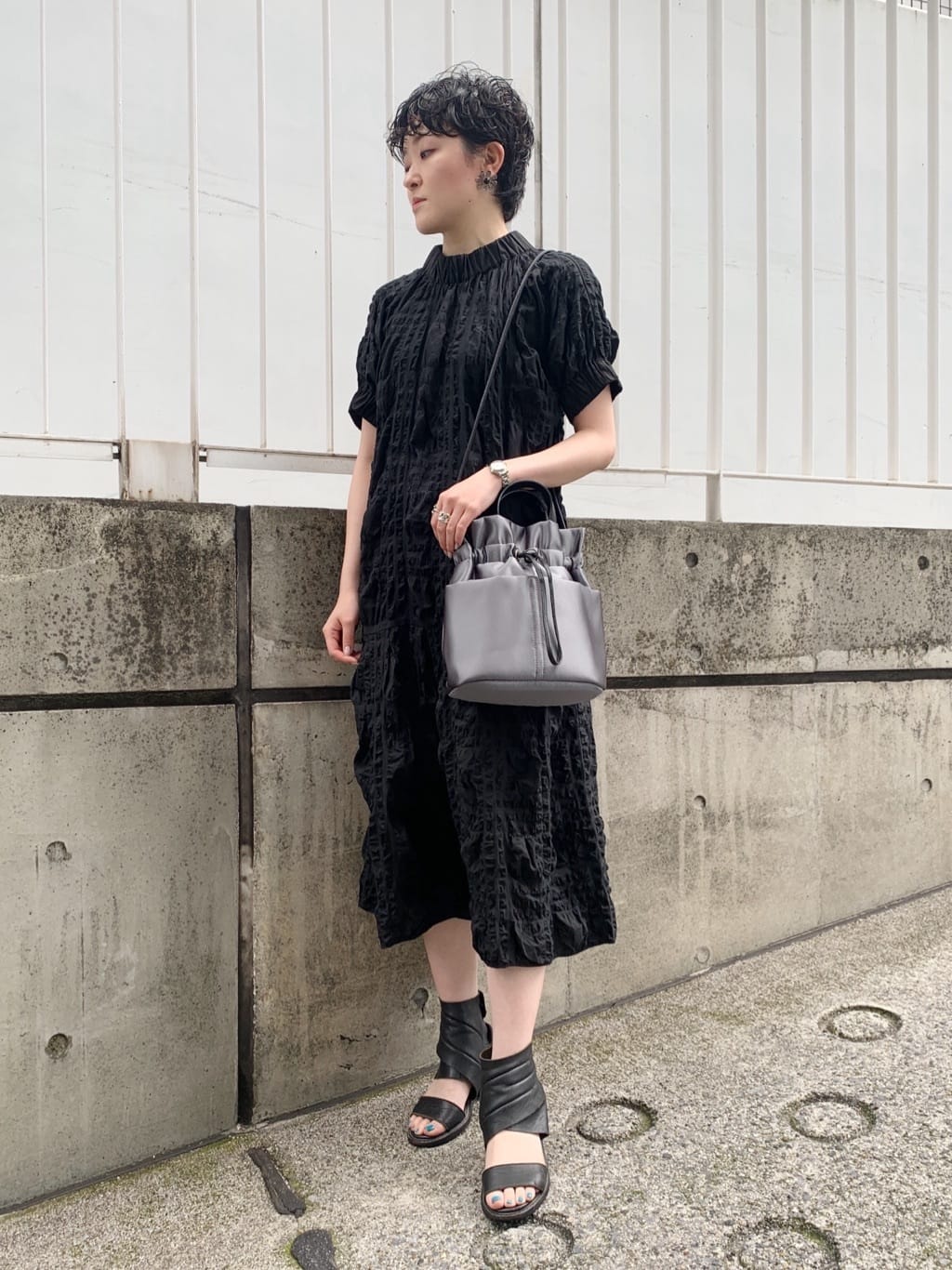 Iさんの「HIROKO HAYASHI｜LUINI SATINE（ルイーニ サティーネ）ショルダーバッグ」を使ったコーディネート