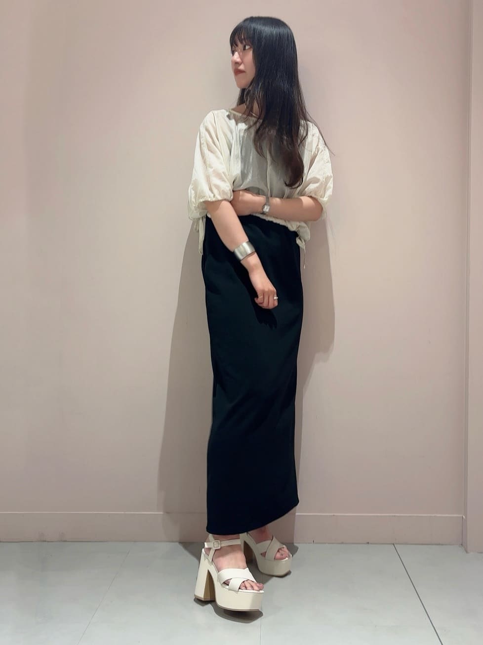 RINAさんの「ESPERANZA｜◆【ラク盛り／サンダル】リピーター続出／脚長美脚　ラク盛り厚底サンダル　24年Ver」を使ったコーディネート