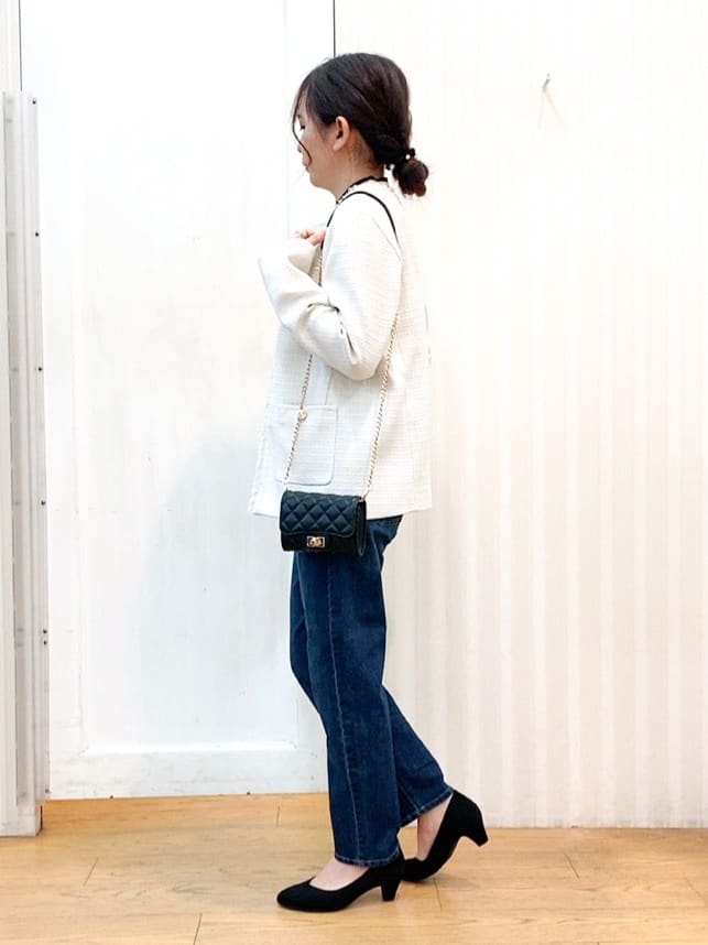 miyaさんの「grove｜【ふわっと心地よい足入れ】やわここち(R)Vカットパンプス」を使ったコーディネート