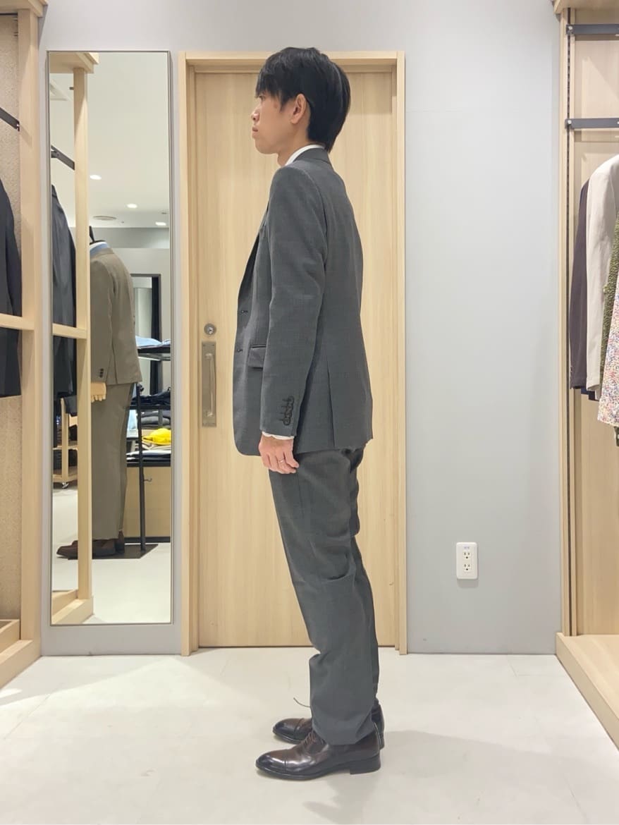 わいずみさんの「TAKEO KIKUCHI｜【Three by Three】シャイニーシャークピンヘッド スーツ/3ピース対応可」を使ったコーディネート