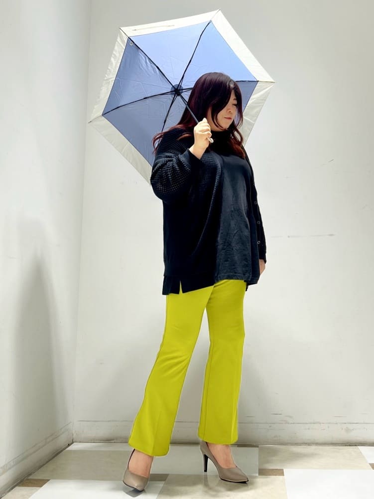 yumiさんの「ESPERANZA｜【レイン対応/12時間パンプス】約8.5cm　歩きやすくて疲れにくい」を使ったコーディネート