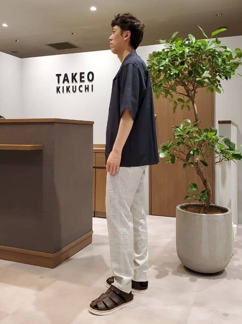 ishidaさんの「TAKEO KIKUCHI｜【尾州織】リネンブレンド メッシュパンツ」を使ったコーディネート