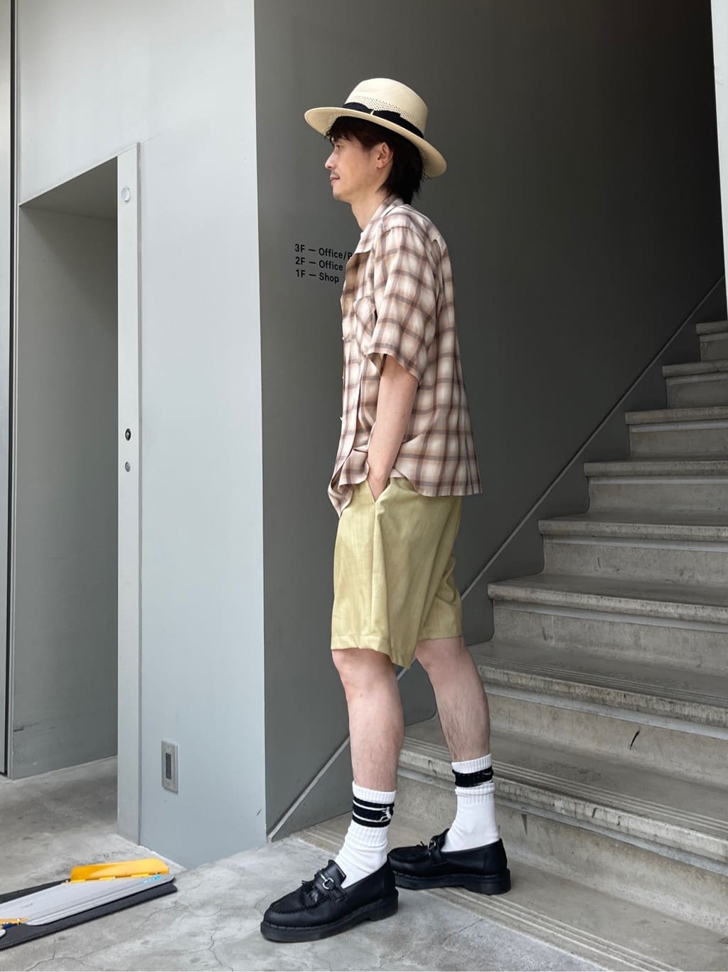 Shintaroさんの「TAKEO KIKUCHI｜【抗菌防臭／5サイズ展開】ハイゲージポンチ Tシャツ」を使ったコーディネート