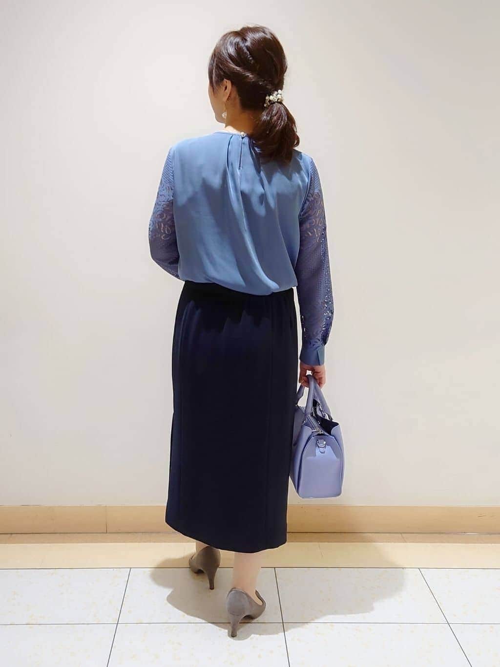 TOMOMIさんの「INDIVI｜【セレモニーにおすすめ！】パール調トップネックレス」を使ったコーディネート