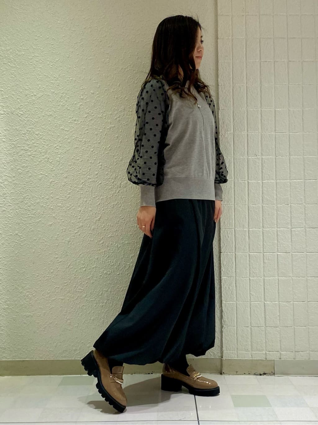 Akiさんの「ESPERANZA｜チェーン＆パール調モチーフローファー 24SS」を使ったコーディネート