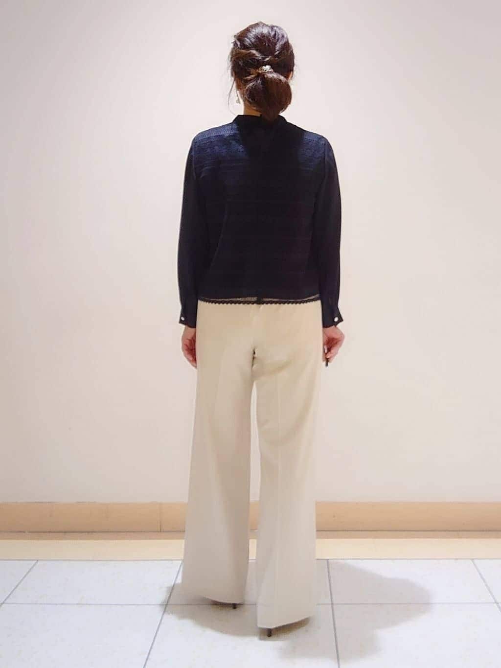 TOMOMIさんの「INDIVI｜◆【合皮／マルチWAY／サブバッグ付】ミニショルダーバッグ」を使ったコーディネート
