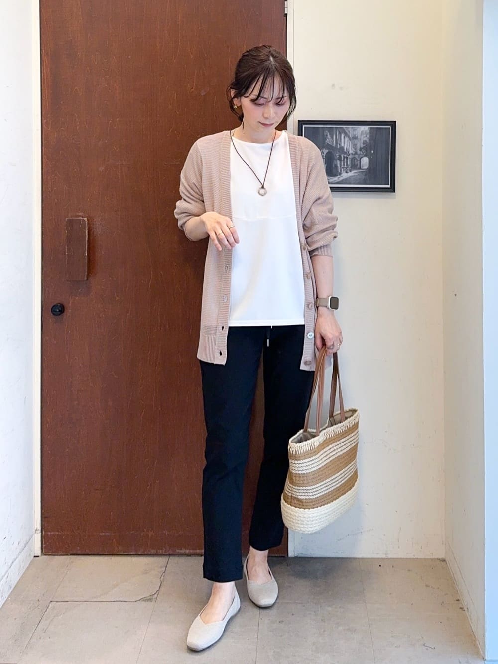 𝐇𝐢𝐫𝐨𝐦𝐢さんの「SHOO･LA･RUE｜【SS-3L/無理せずスリム】 ぐんぐん伸びる イージーテーパードパンツ」を使ったコーディネート