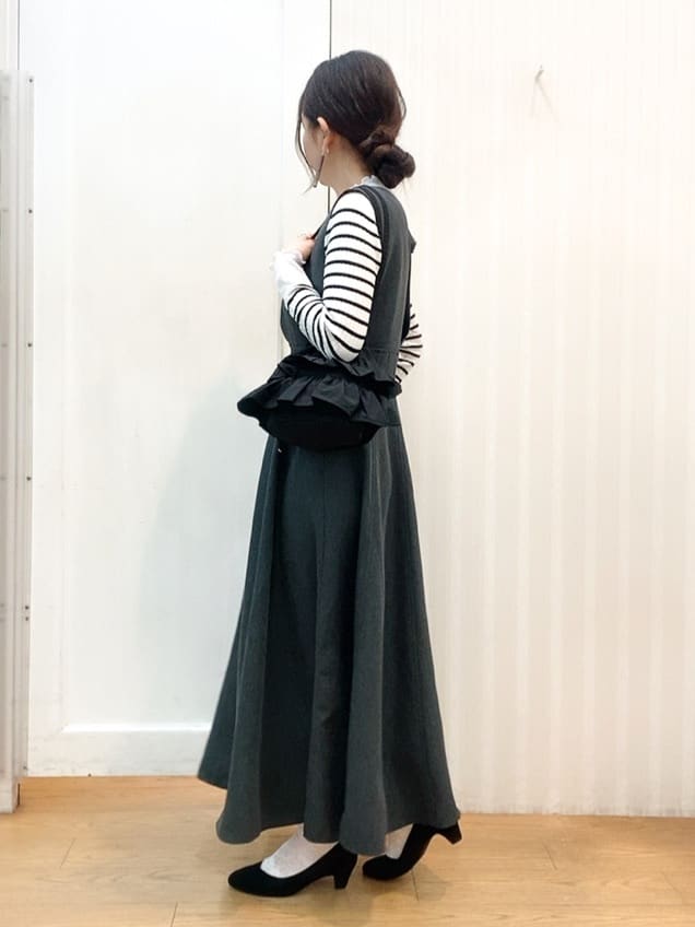 miyaさんの「grove｜【ふわっと心地よい足入れ】やわここち(R)Vカットパンプス」を使ったコーディネート