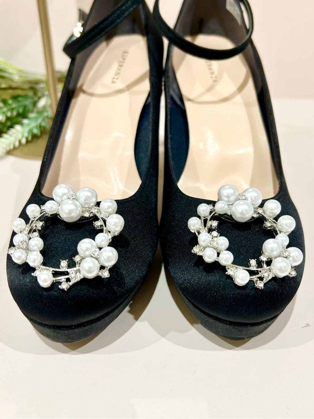 かなぴぃさんの「ESPERANZA｜3WAYチャンキーヒールパンプス」を使ったコーディネート
