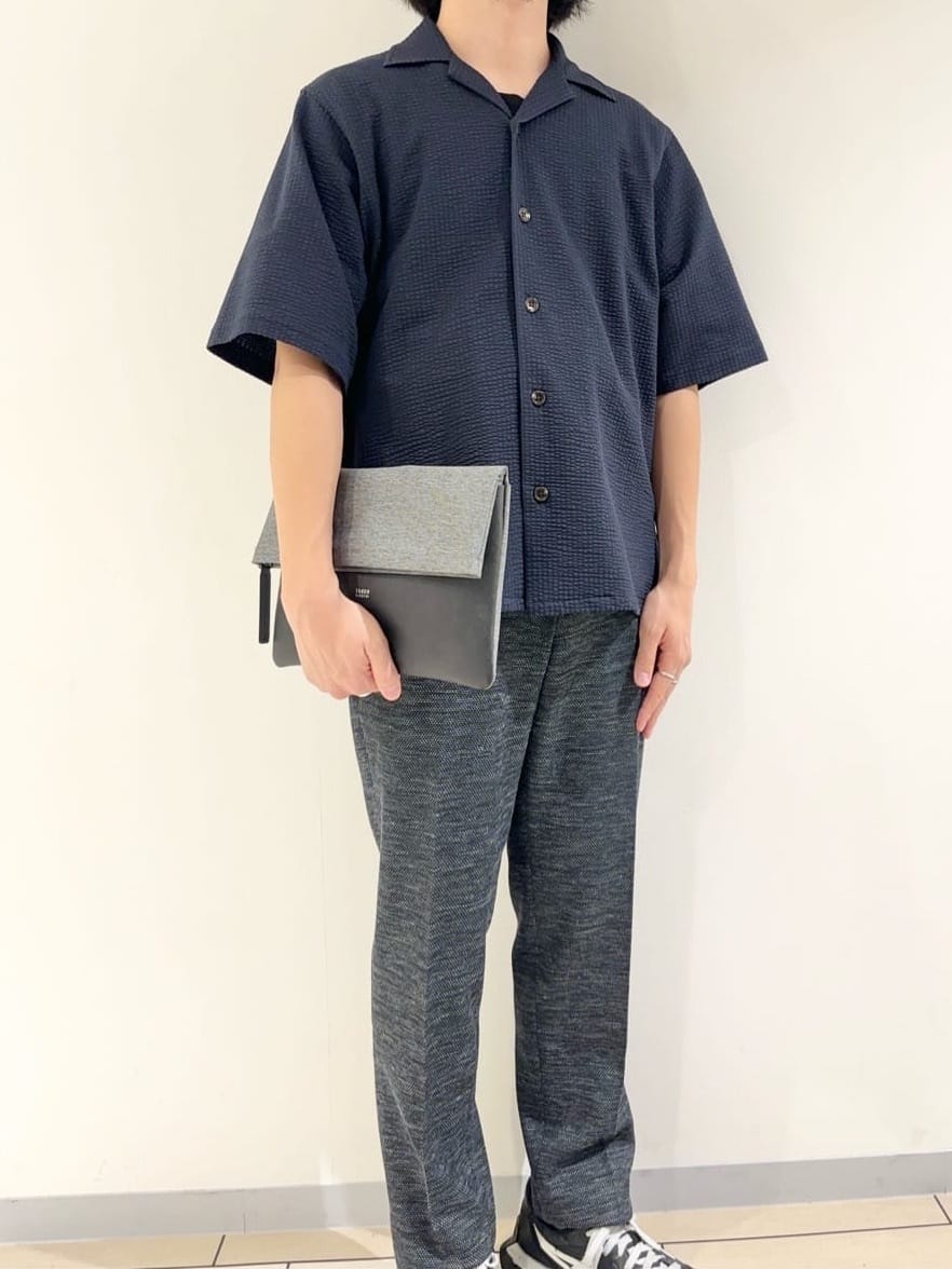 及川さんの「TAKEO KIKUCHI｜【尾州織】リネンブレンド メッシュパンツ」を使ったコーディネート
