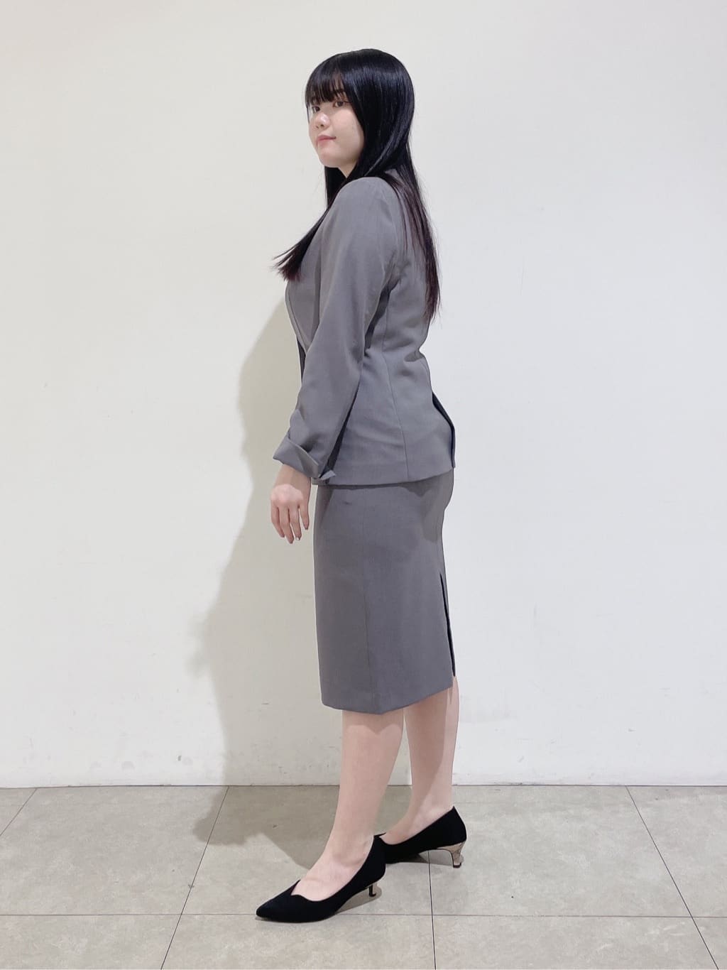 emikaさんの「INDIVI｜【定番スーツ／UVケア／洗える】ウール調ノーカラージャケット」を使ったコーディネート