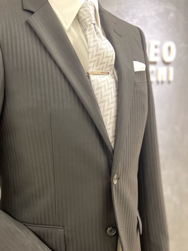 かたやまさんの「TAKEO KIKUCHI｜【Made in JAPAN】矢絣（やがすり）シルクネクタイ」を使ったコーディネート