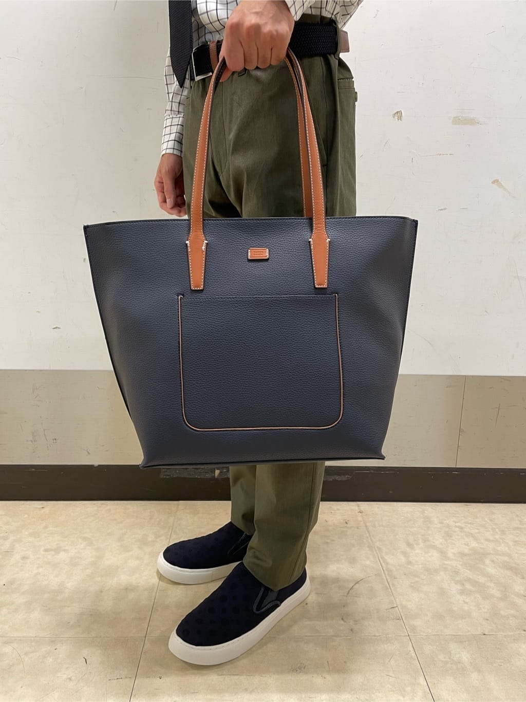 Okdさんの「TAKEO KIKUCHI｜【全7サイズ&times;8色展開！】トップマルチヘリンボン パンツ」を使ったコーディネート