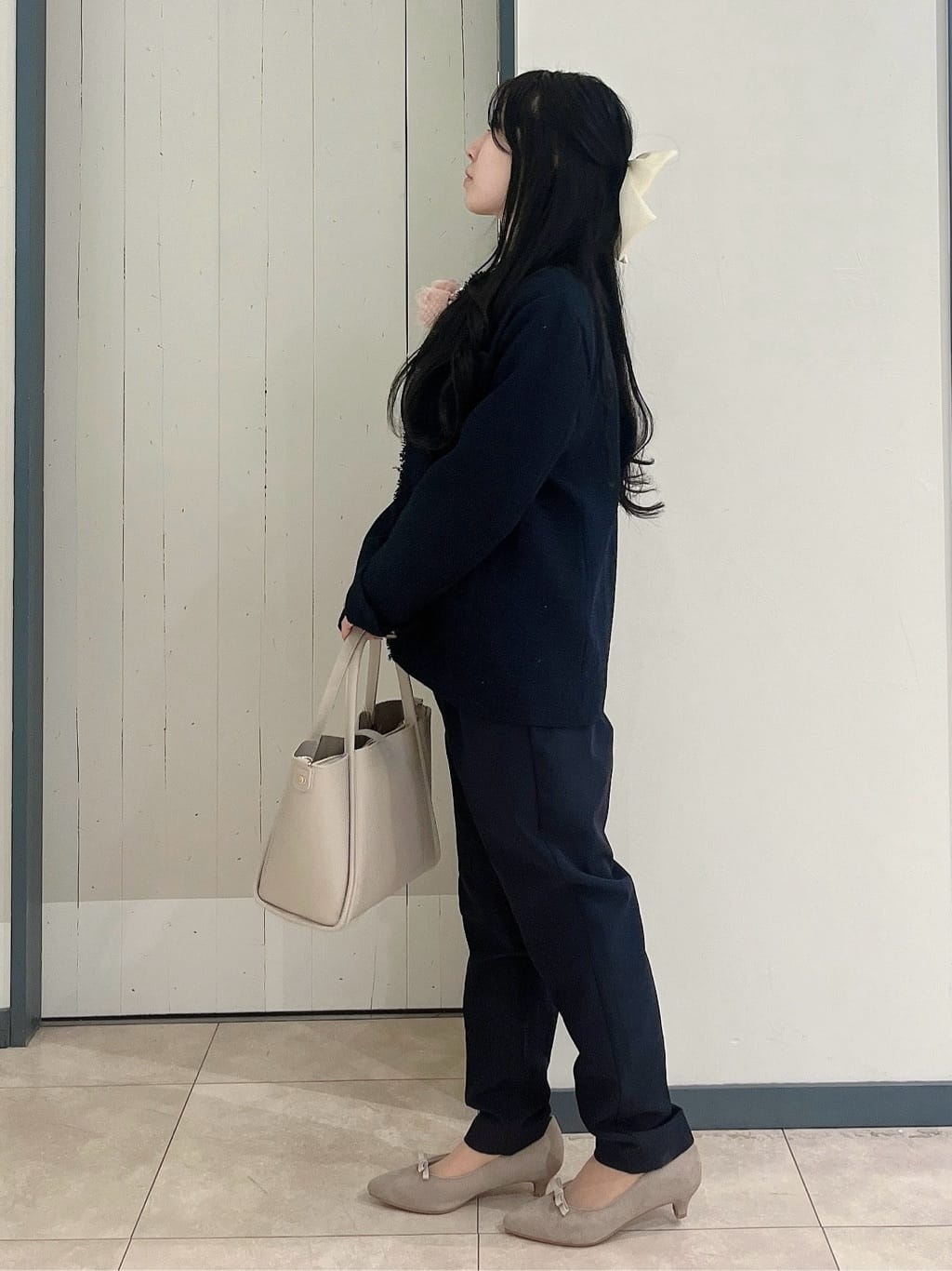 ayanoさんの「grove｜【ふわっと心地よい足入れ】やわここち(R)Vカットパンプス」を使ったコーディネート
