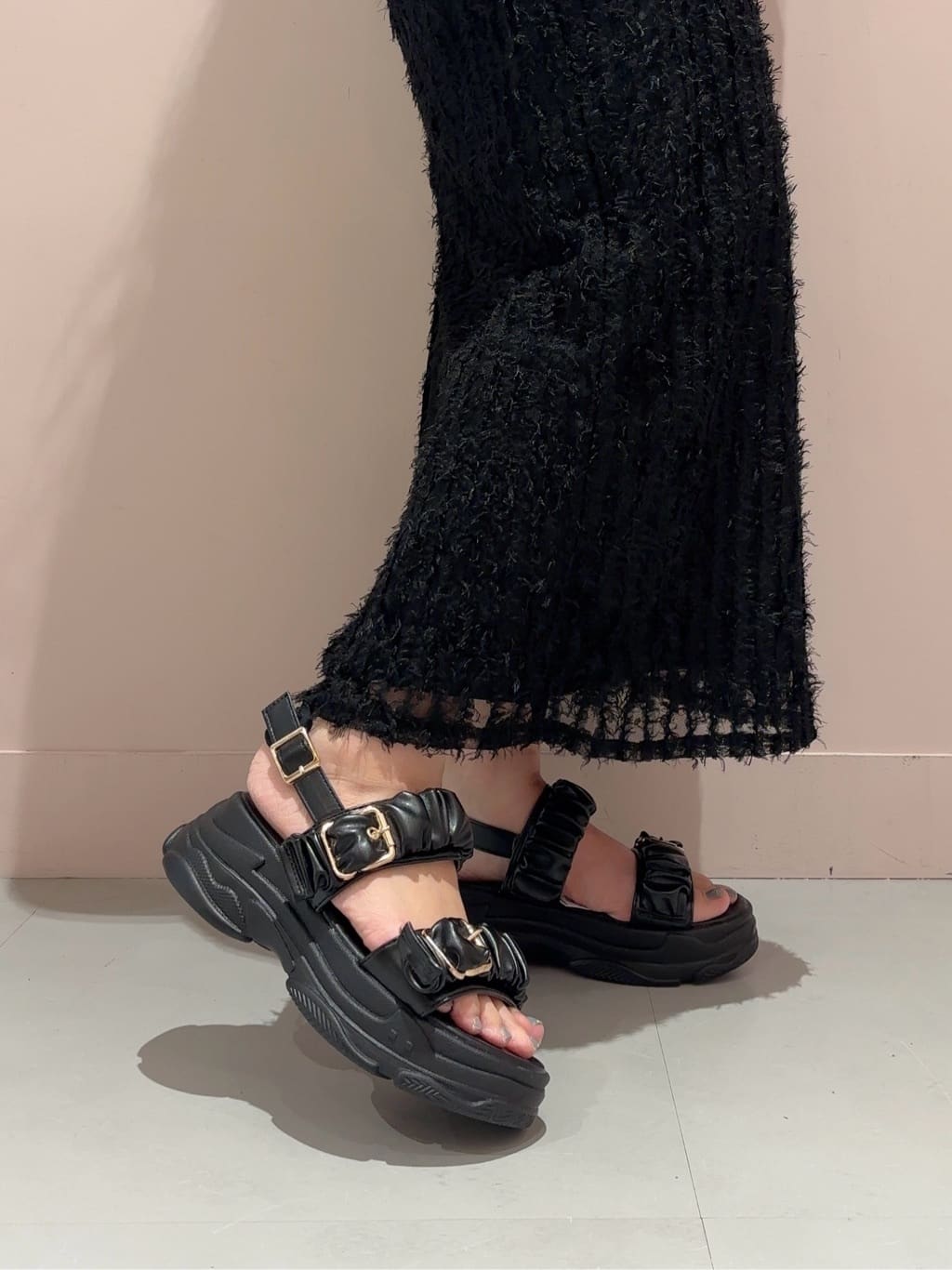 RINAさんの「ESPERANZA｜厚底クシュクシュベルトスポサン」を使ったコーディネート