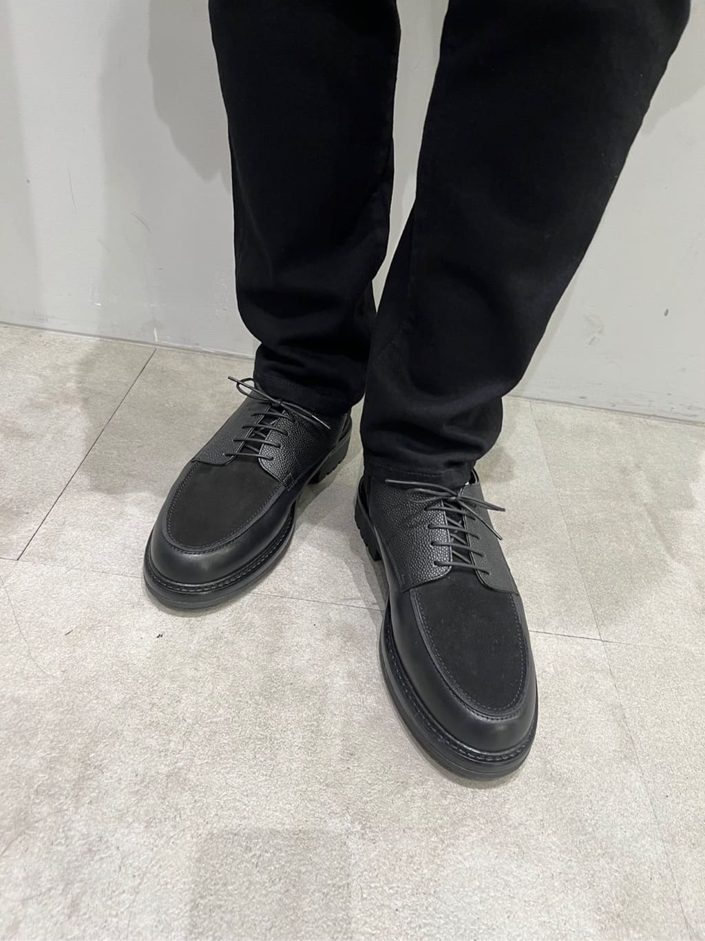 SHOOさんの「TAKEO KIKUCHI｜【Sサイズ～】ストレッチ デニム パンツ」を使ったコーディネート