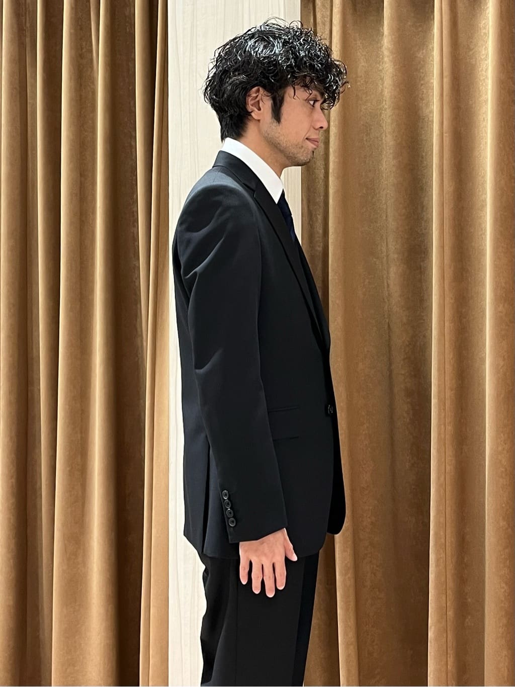 URAさんの「TAKEO KIKUCHI｜【ベストセラー/日本製】シャドーストライプ シルクネクタイ」を使ったコーディネート