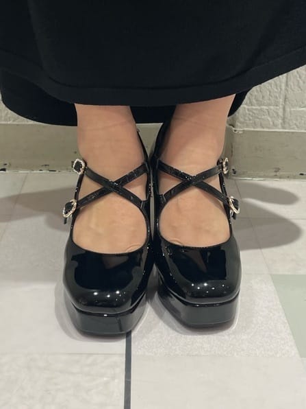 SEIKOさんの「ESPERANZA｜クロスダブルバックル厚底パンプス 結婚式二次会 パーティー 25SS」を使ったコーディネート