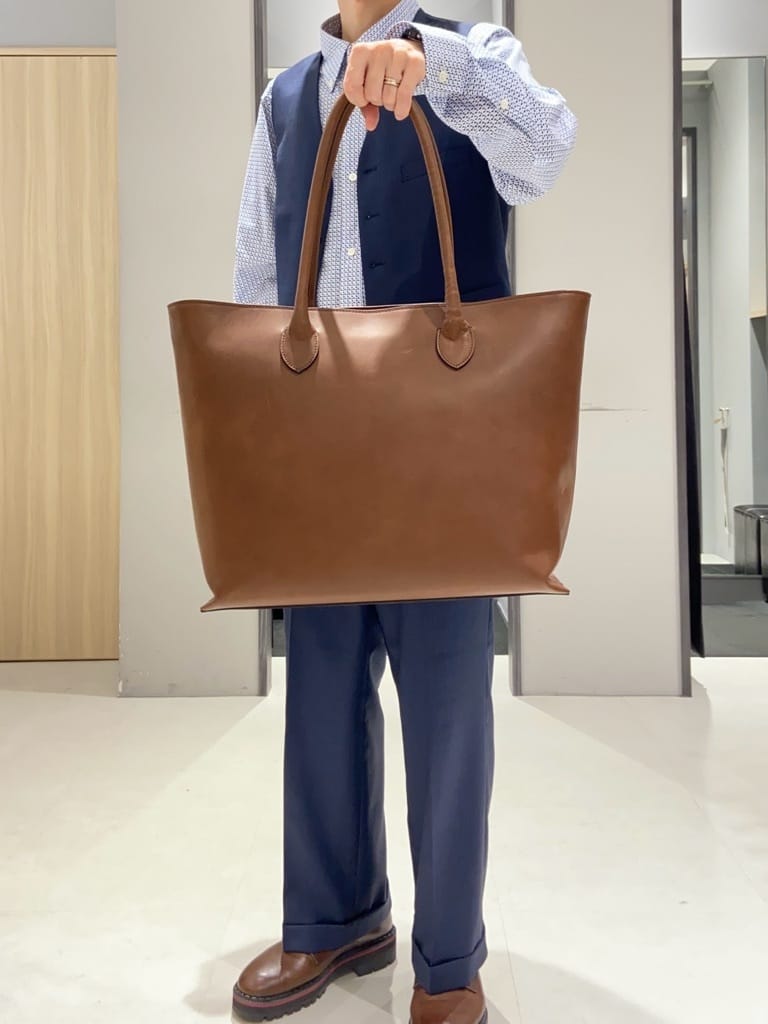 わいずみさんの「TAKEO KIKUCHI｜【Three by Three】シャイニーシャークピンヘッド ベスト / 3ピース対応」を使ったコーディネート