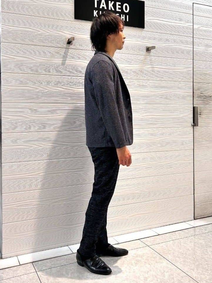 井出恭輔さんの「TAKEO KIKUCHI｜【尾州織】リネンブレンド メッシュパンツ」を使ったコーディネート