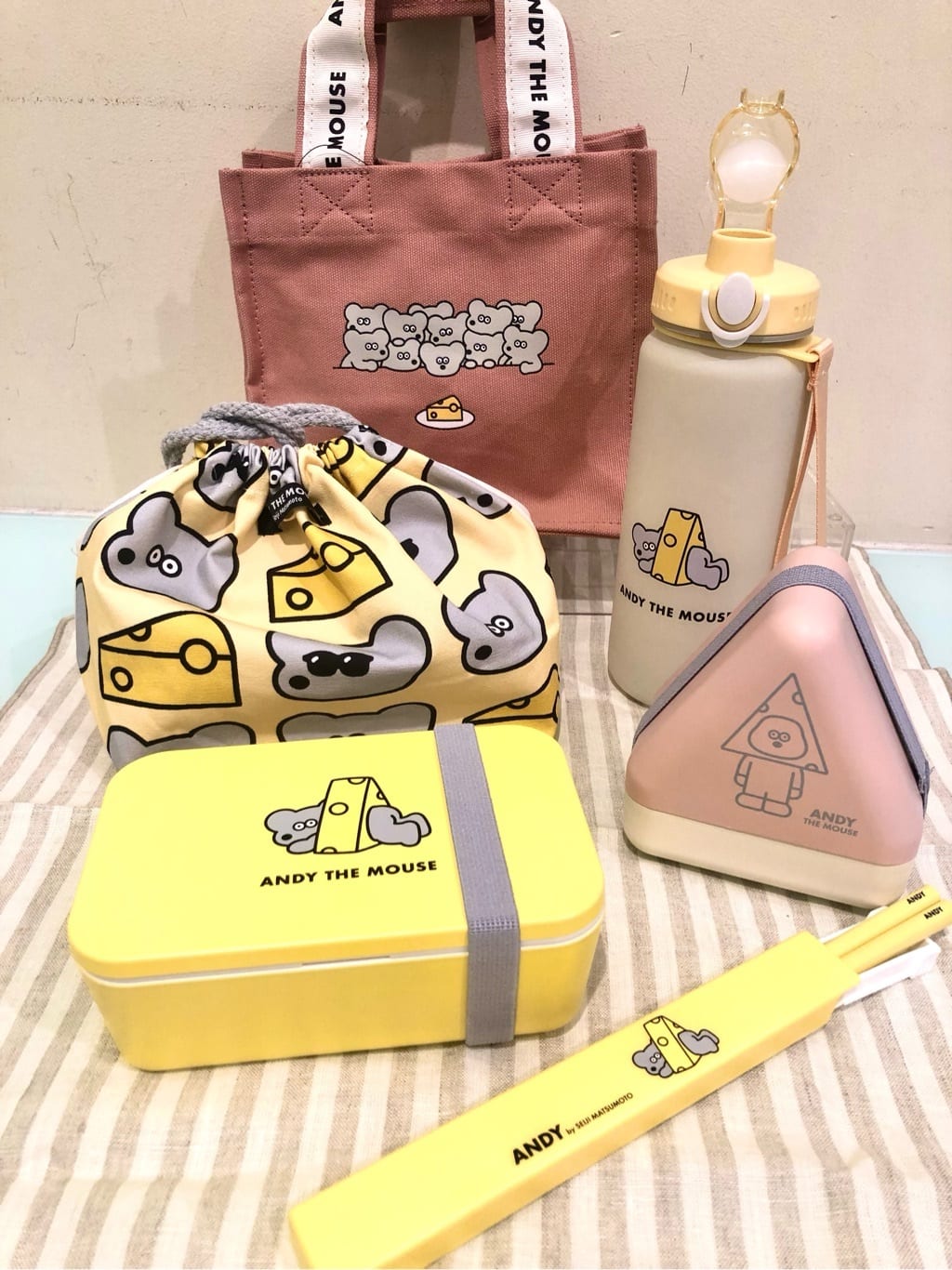 kajさんの「212 KITCHEN STORE｜スクエアランチボックス 600ml YE ＜ANDY THE MOUSE＞」を使ったコーディネート