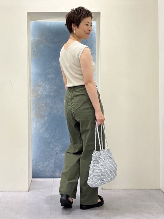 シュウコさんの「grove｜＜Lee&times;grove（別注色あり）＞ PAINTER PANTS」を使ったコーディネート