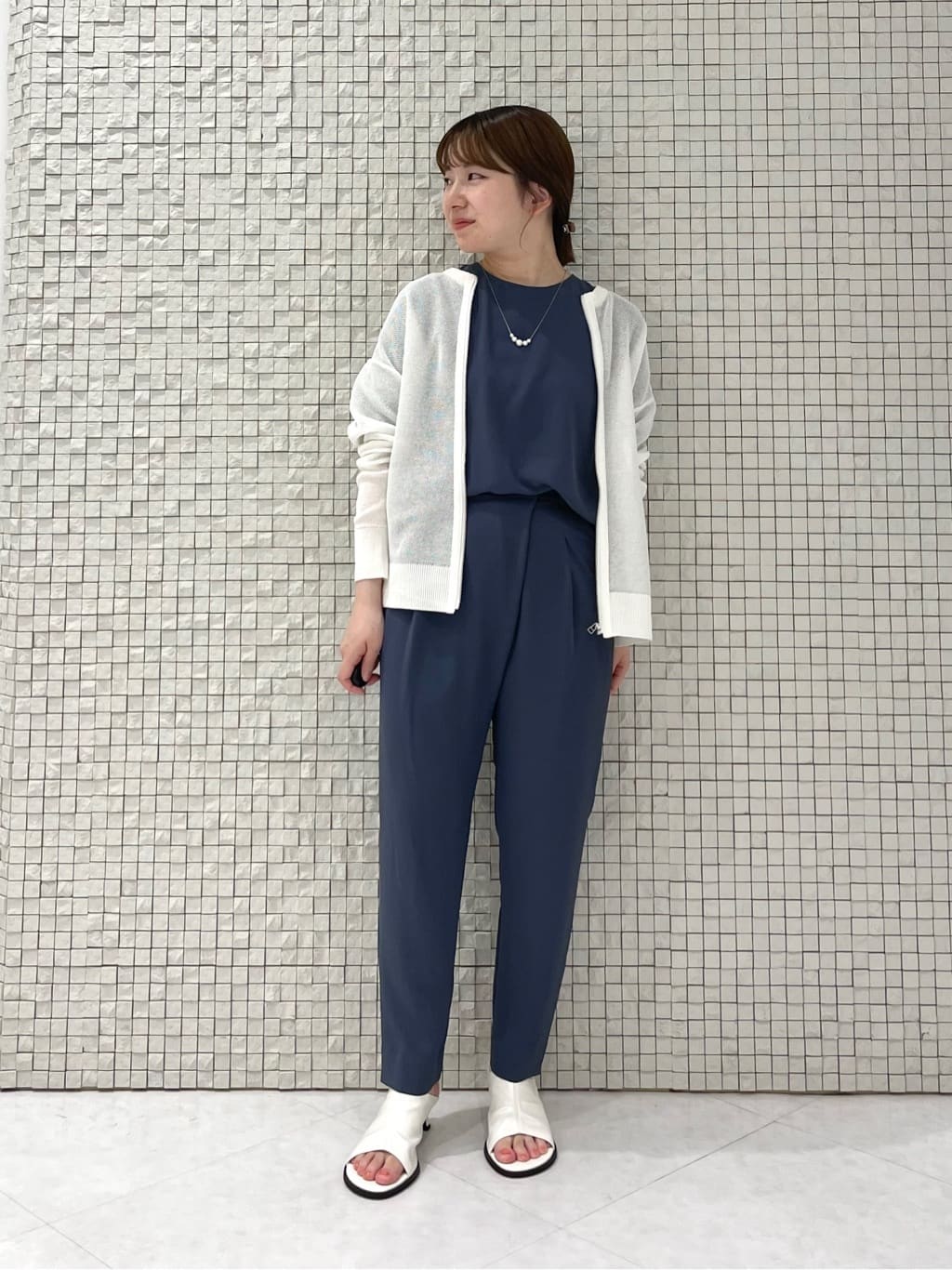 sakuさんの「INDIVI｜【セレモニーにおすすめ！】パール調トップネックレス」を使ったコーディネート