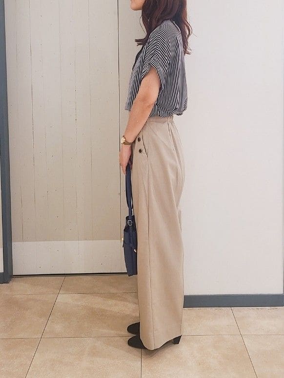 kumiさんの「grove｜【ふわっと心地よい足入れ】やわここち(R)Vカットパンプス」を使ったコーディネート