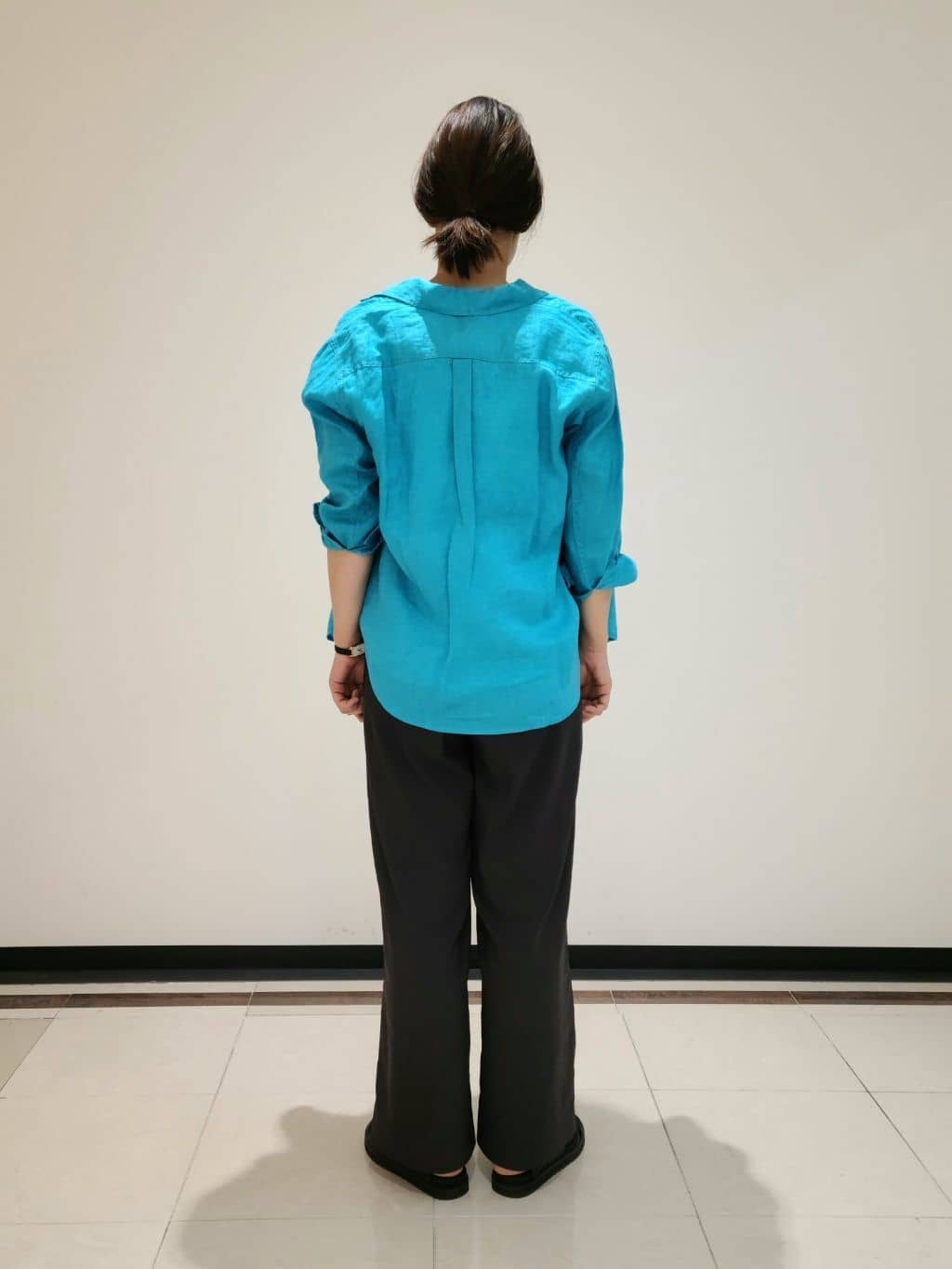 eriさんの「INDIVI｜【褒められパンツ／洗える／ウエストゴム】ワイドタックパンツ」を使ったコーディネート