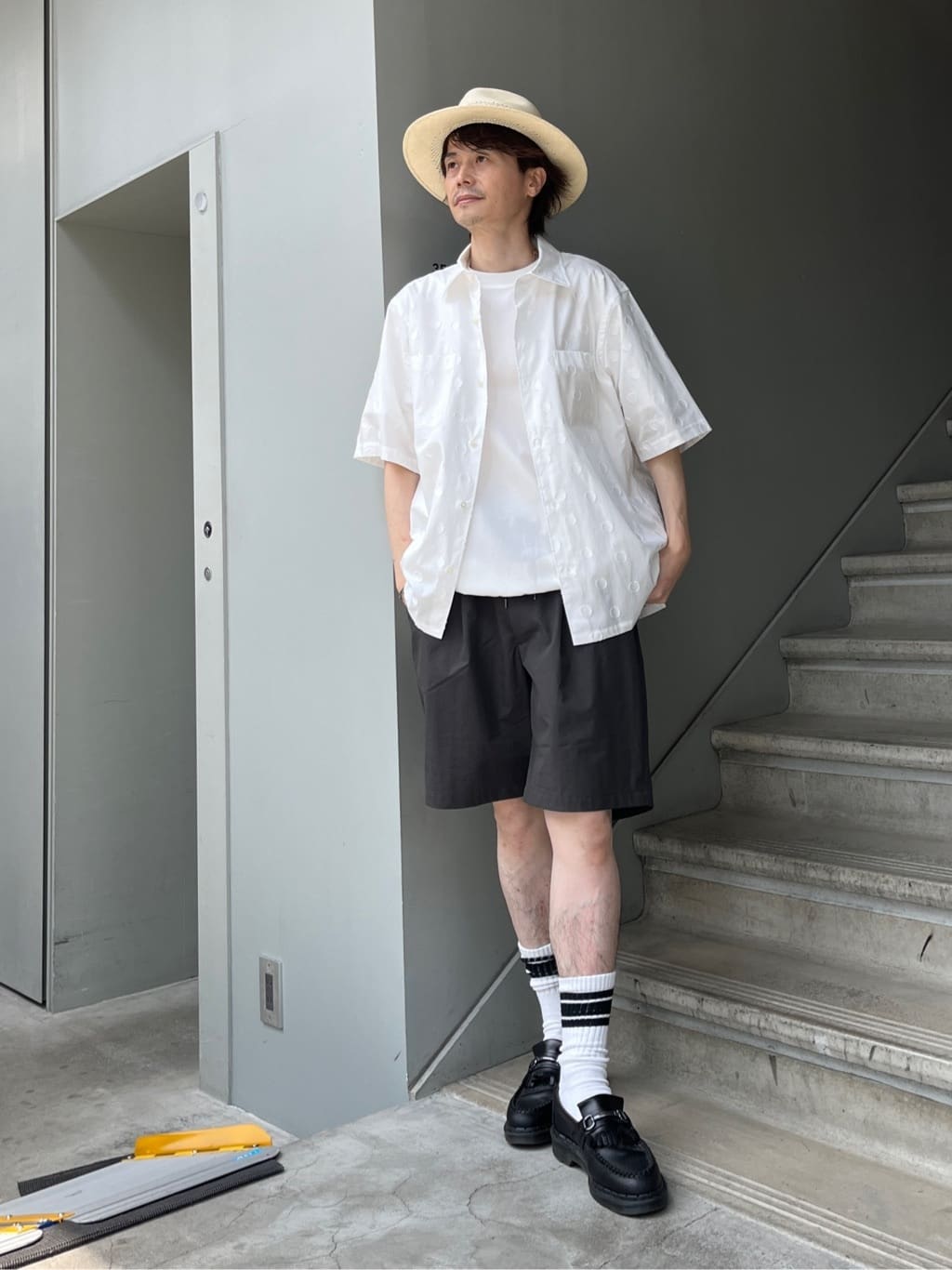 Shintaroさんの「TAKEO KIKUCHI｜【抗菌防臭／5サイズ展開】ハイゲージポンチ Tシャツ」を使ったコーディネート