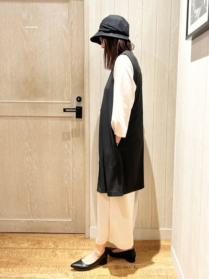 yukaさんの「SHOO･LA･RUE｜【通勤/デイリー/セットアップ可】マルチに使える カットジョーゼット ワイドパンツ」を使ったコーディネート