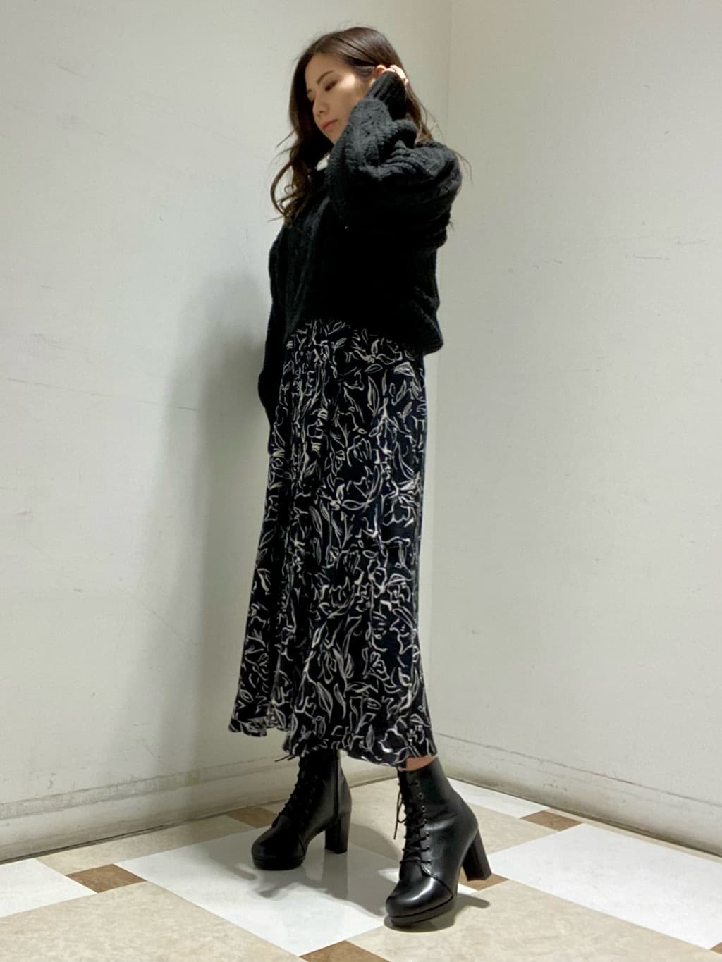 Akiさんの「ESPERANZA｜アーモンドトゥレースアップ厚底ショートブーツ」を使ったコーディネート
