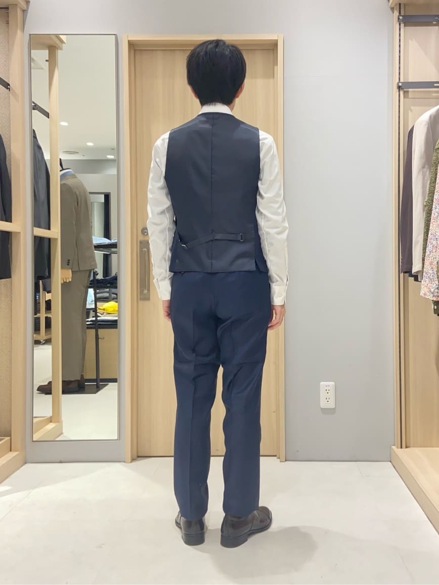 わいずみさんの「TAKEO KIKUCHI｜【Three by Three】シャイニーシャークピンヘッド スーツ/3ピース対応可」を使ったコーディネート