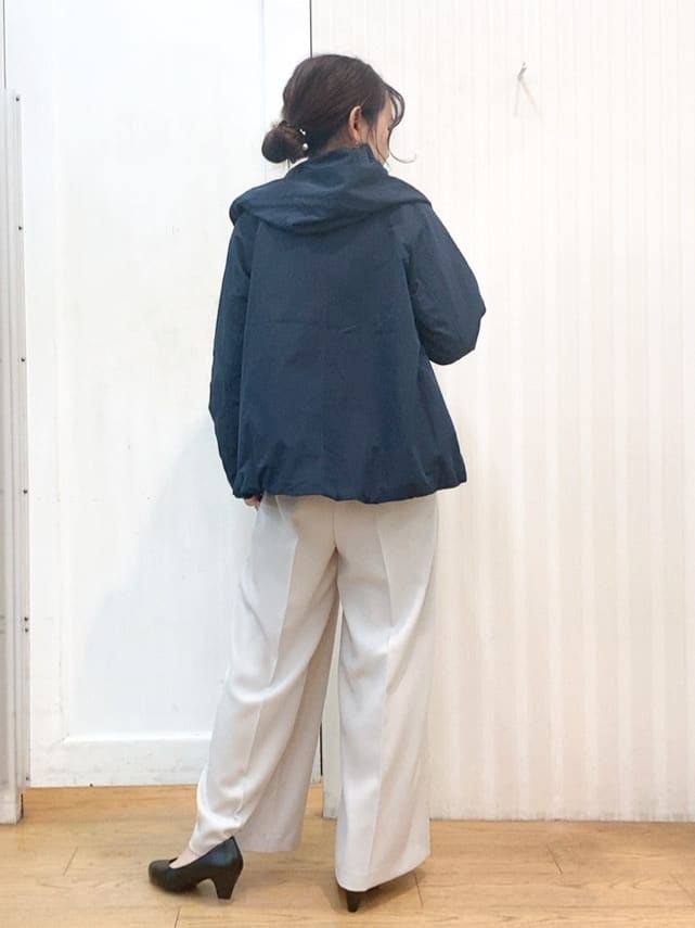 miyaさんの「grove｜【ふわっと心地よい足入れ】やわここち(R)Vカットパンプス」を使ったコーディネート