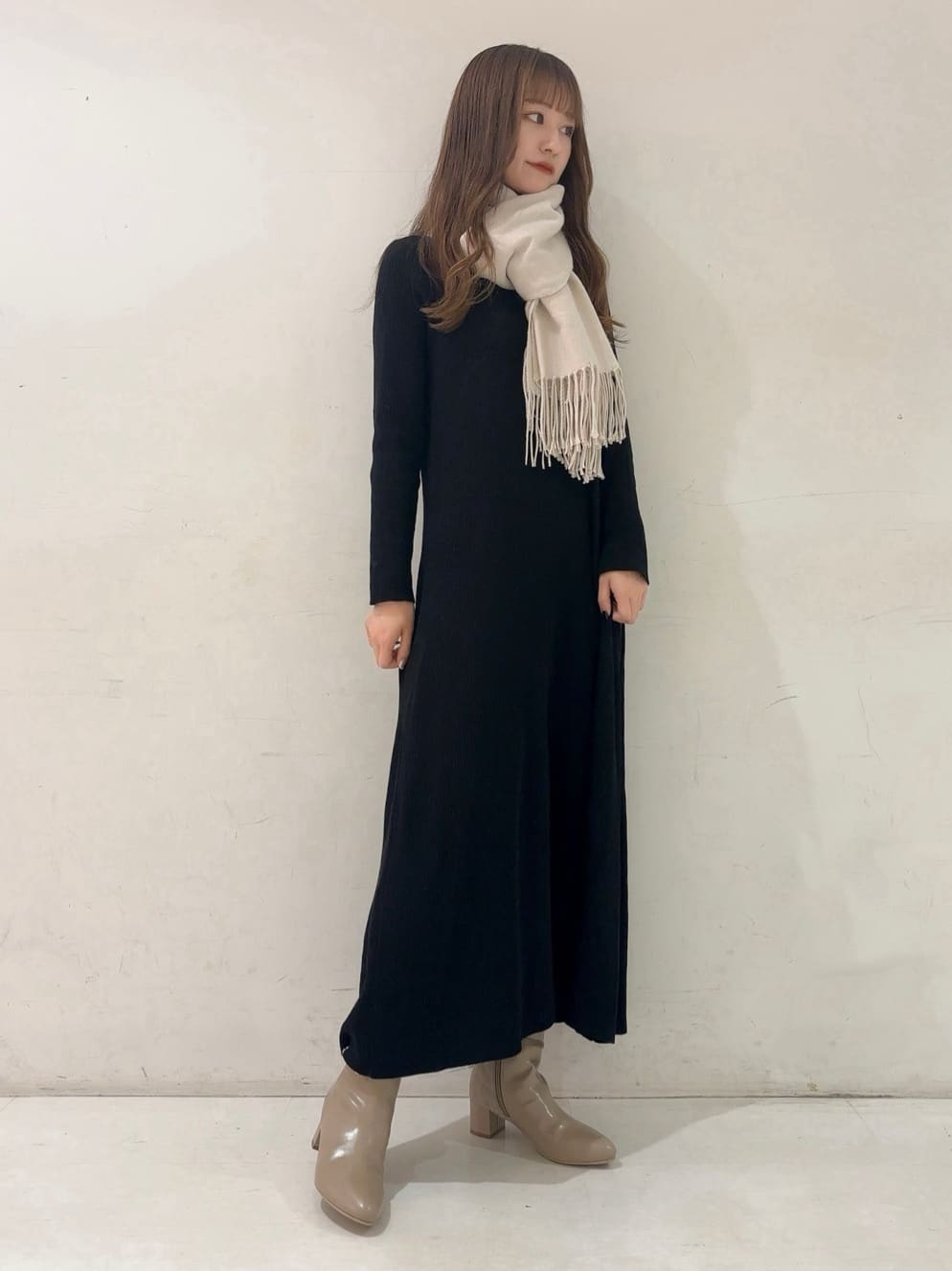 RINAさんの「ESPERANZA｜洗えるシンプルカラーストール 累計販売約5000枚【防寒／マフラー／無地／ギフト】」を使ったコーディネート