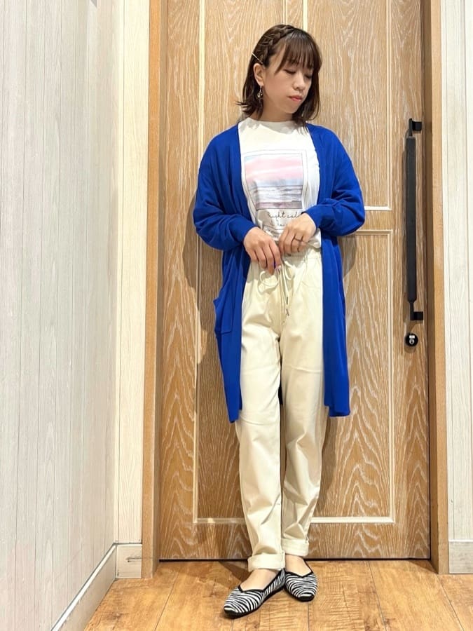 meiさんの「SHOO･LA･RUE｜【SS-3L/無理せずスリム】 ぐんぐん伸びる イージーテーパードパンツ」を使ったコーディネート