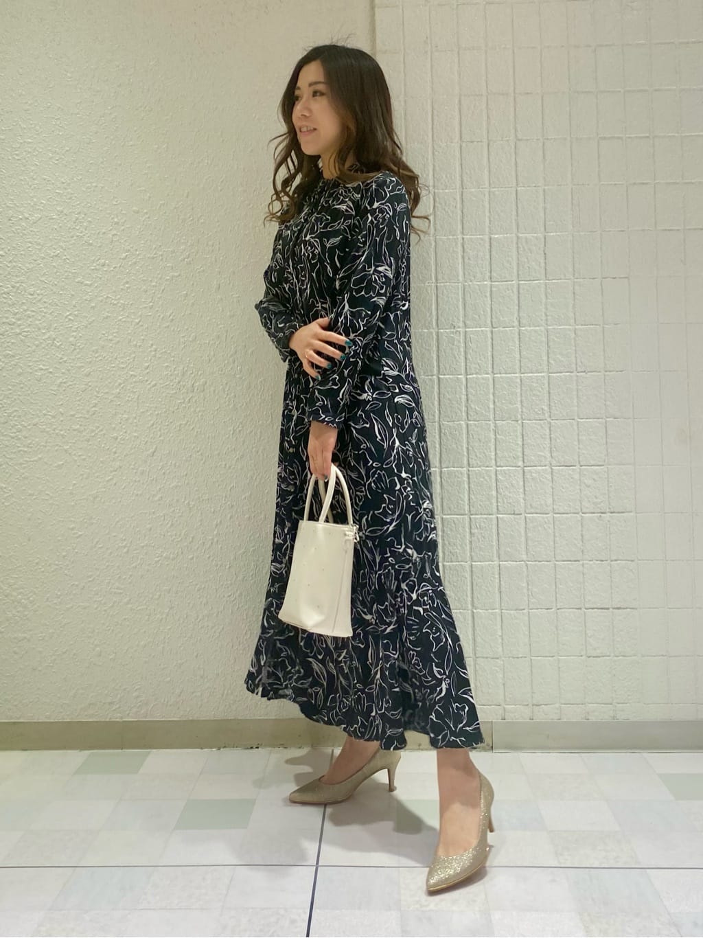 Akiさんの「ESPERANZA｜12時間パンプスNeoグリッター[7.5cmヒール]」を使ったコーディネート