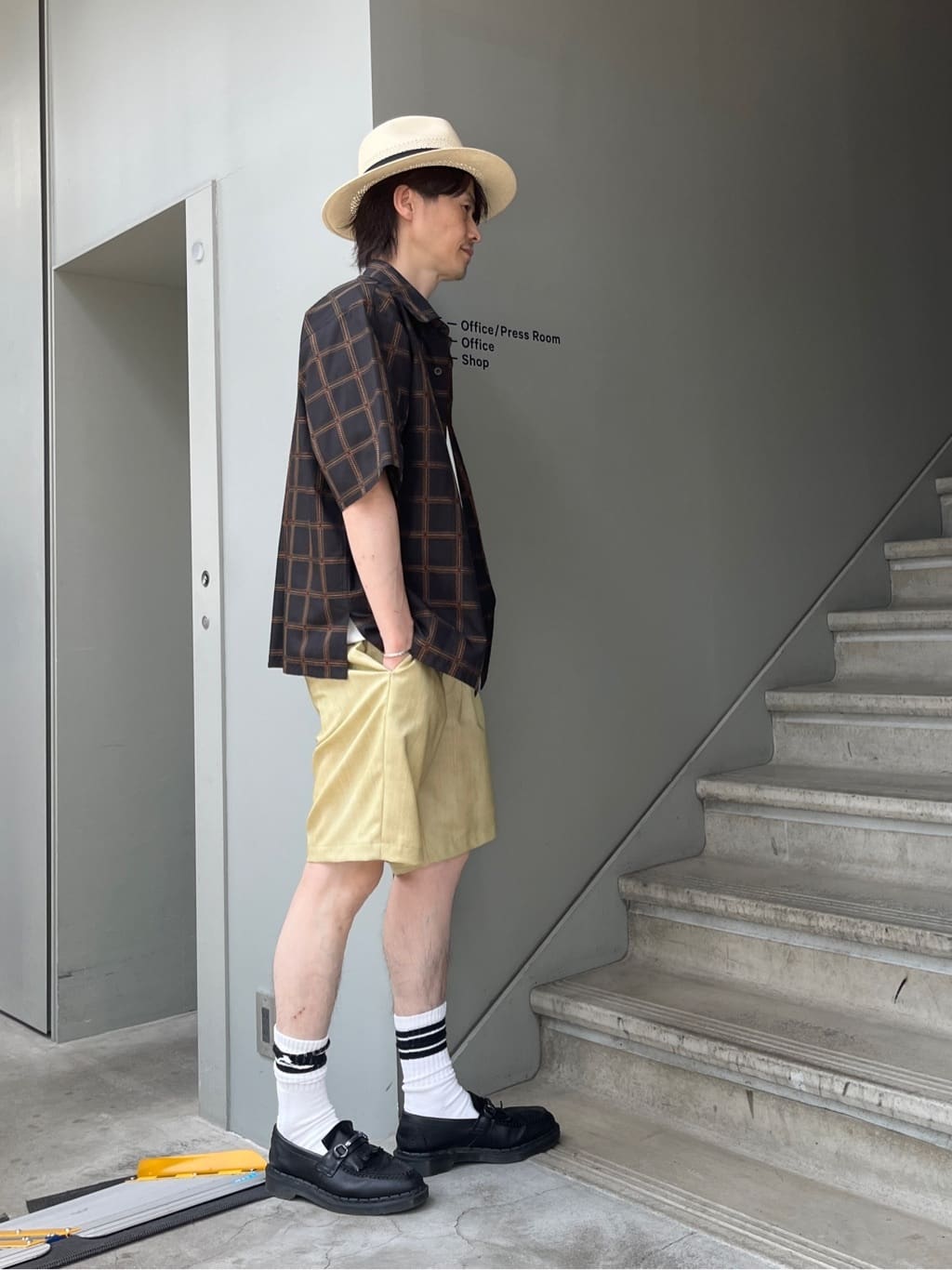 Shintaroさんの「TAKEO KIKUCHI｜【抗菌防臭／5サイズ展開】ハイゲージポンチ Tシャツ」を使ったコーディネート