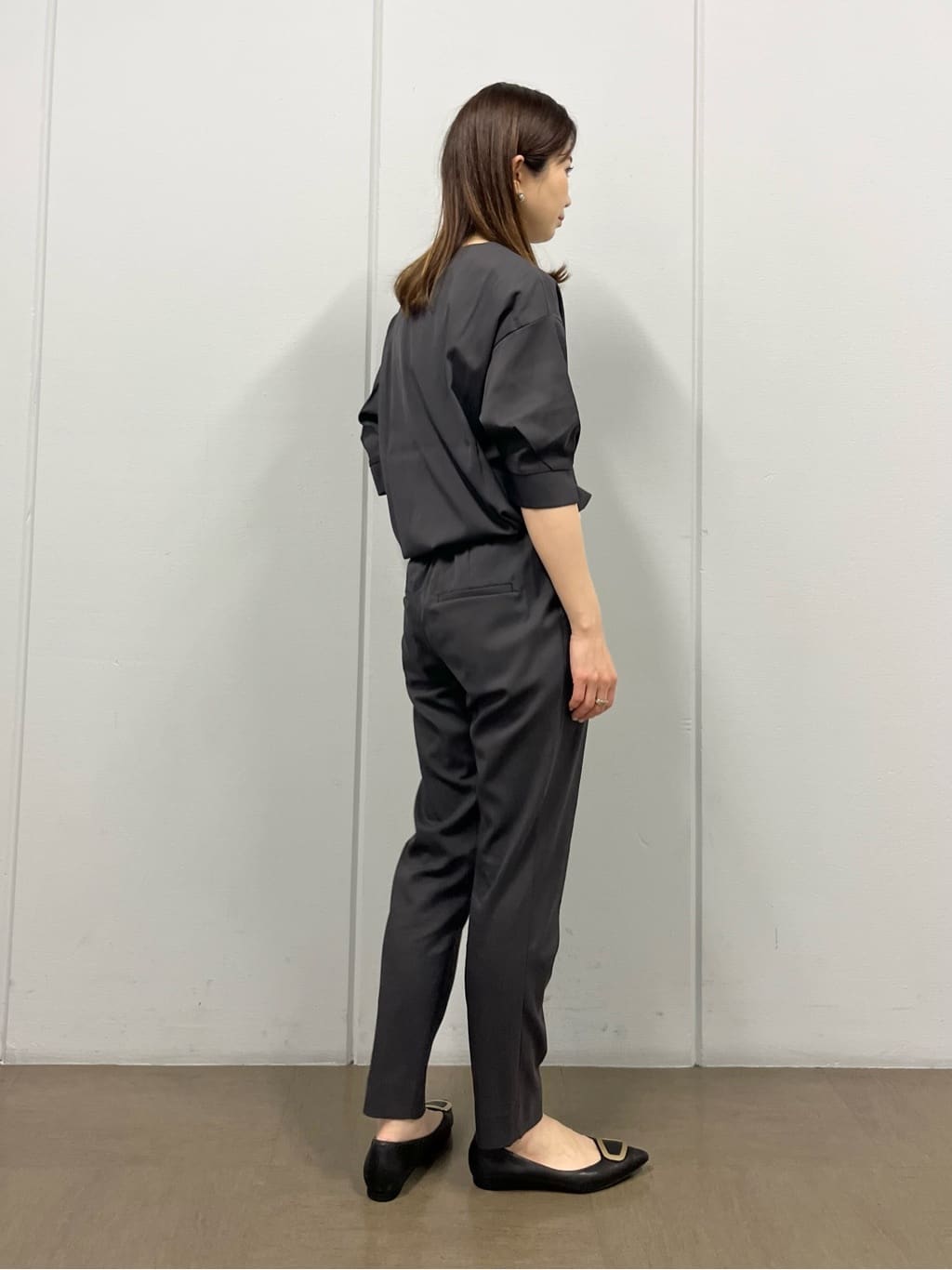 shokoさんの「INDIVI｜【パンツ人気1位／褒められパンツ／洗える】ウエストゴムタックテーパードパンツ」を使ったコーディネート