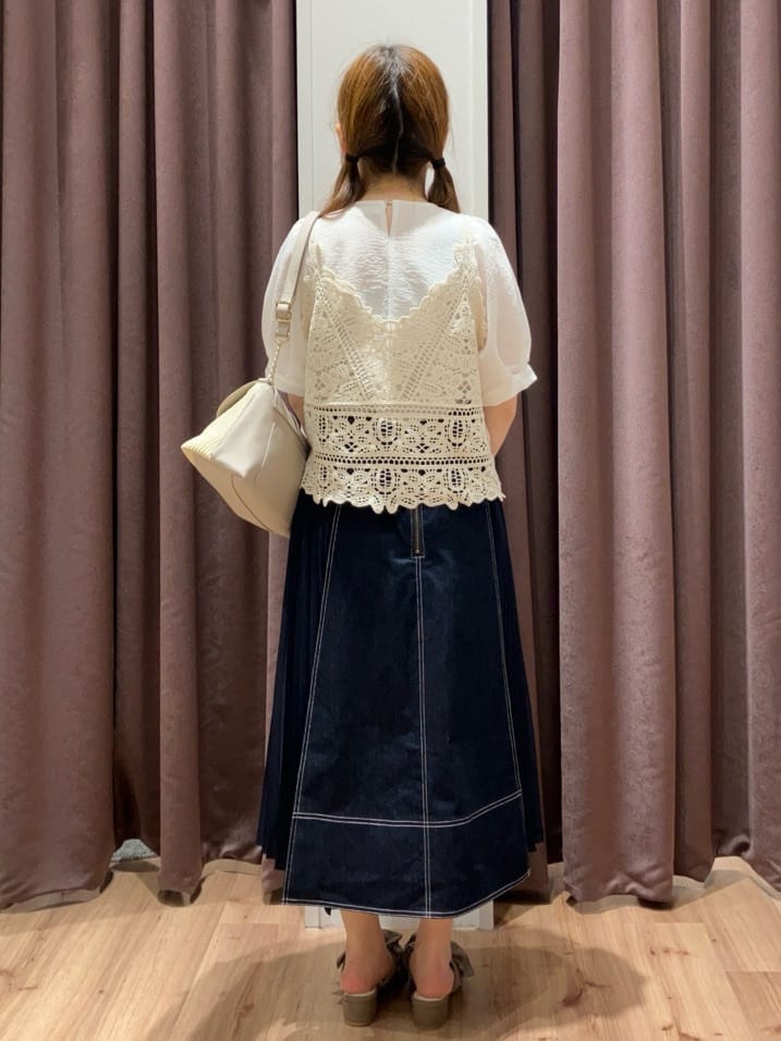 みちゃさんの「grove｜グローブ人気のスカート！デニムサイドプリーツスカート」を使ったコーディネート