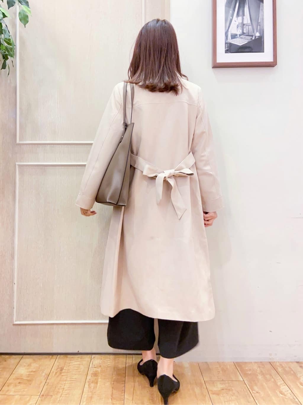 なみさんの「SHOO･LA･RUE｜【通勤/デイリー/セットアップ可】マルチに使える カットジョーゼット ワイドパンツ」を使ったコーディネート