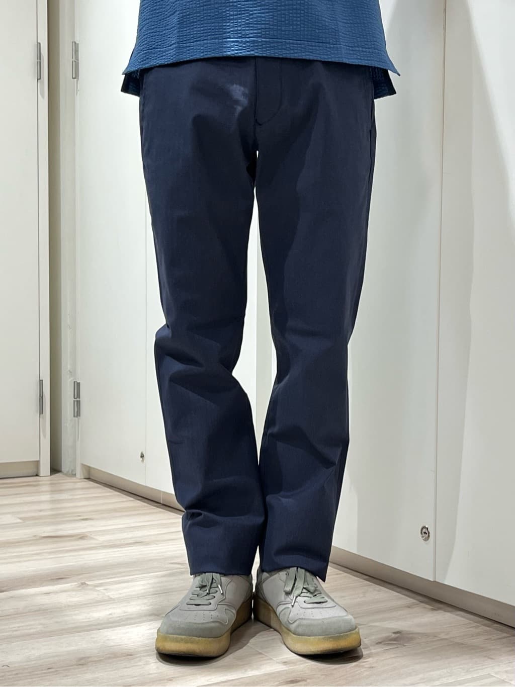 URAさんの「TAKEO KIKUCHI｜【全7サイズ&times;8色展開！】トップマルチヘリンボン パンツ」を使ったコーディネート