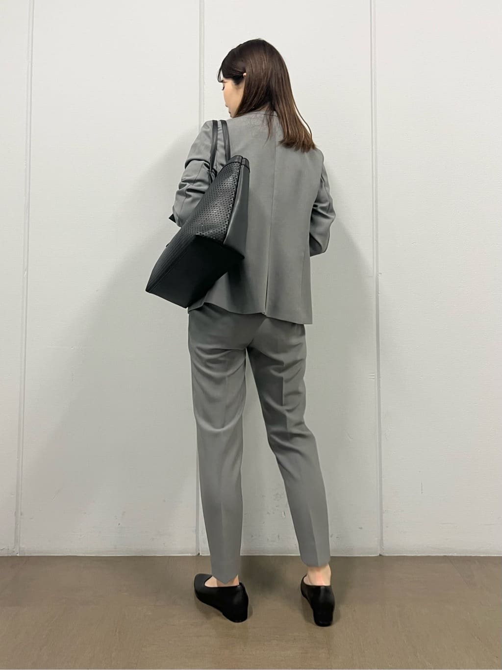 shokoさんの「INDIVI｜【定番スーツ／UVケア／洗える】ウール調ノーカラージャケット」を使ったコーディネート